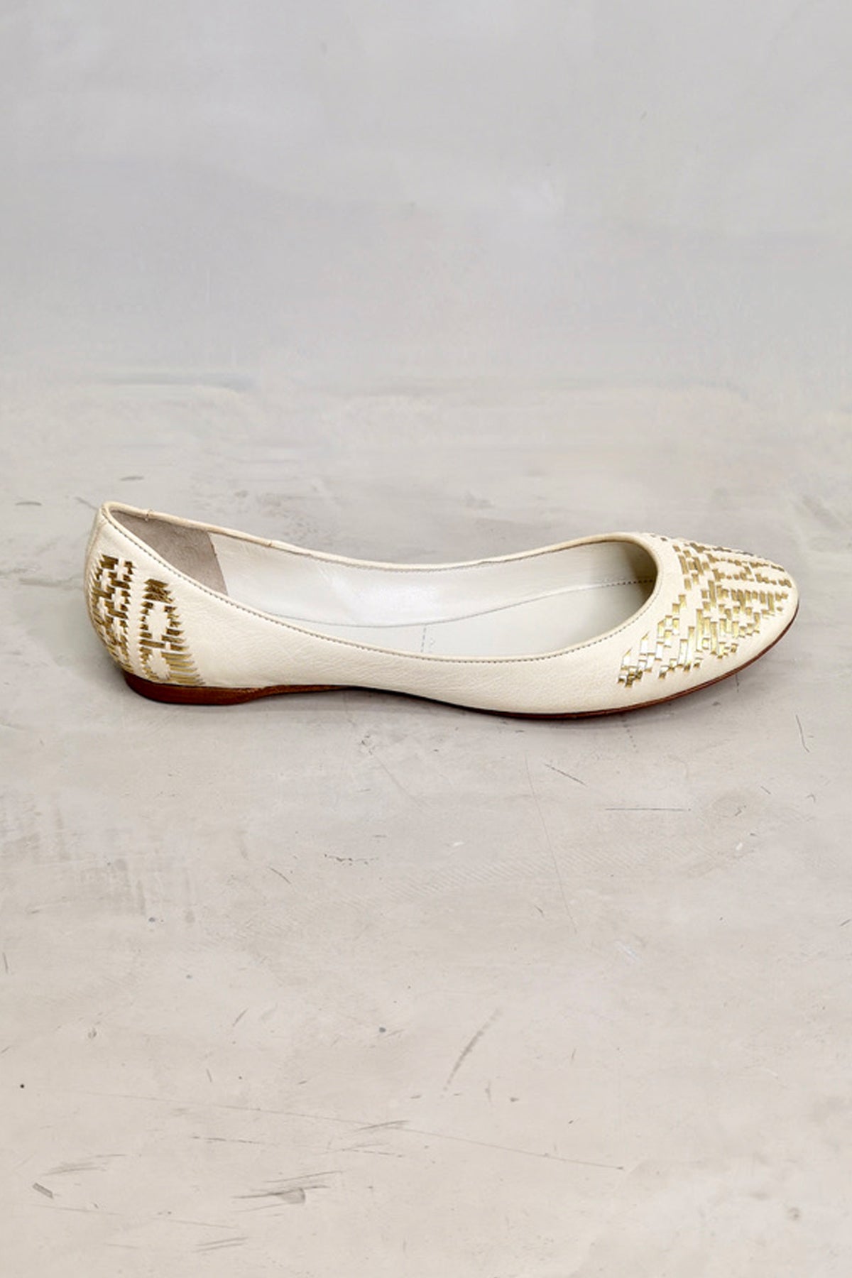 Sigerson Morrison Round Toe Ballerina